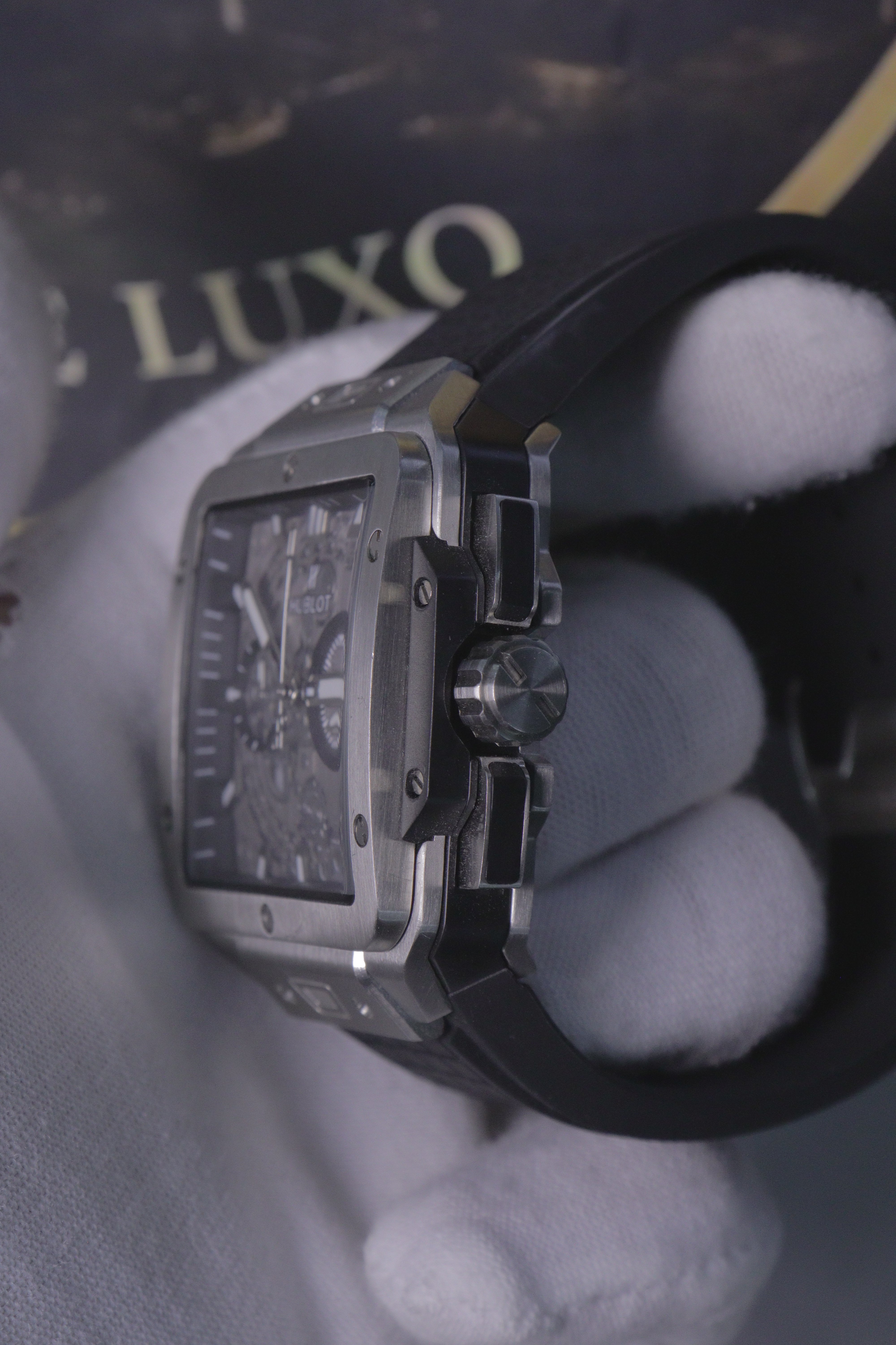 Hublot Square Bang Unico Titânio Puro Esqueleto