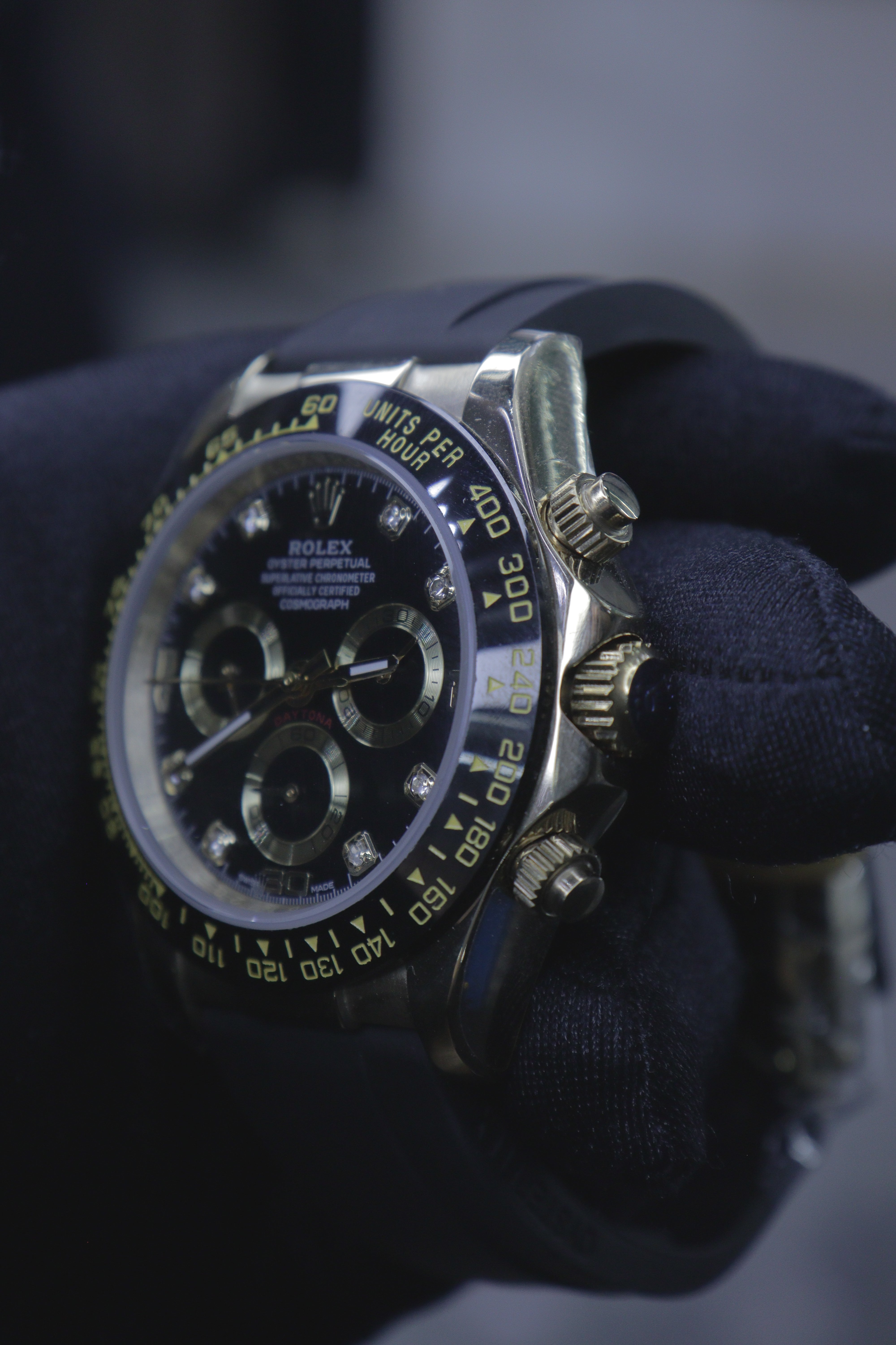 Rolex Oyster Perpetual Cosmograph Daytona Mostrador Preto com Diamantes