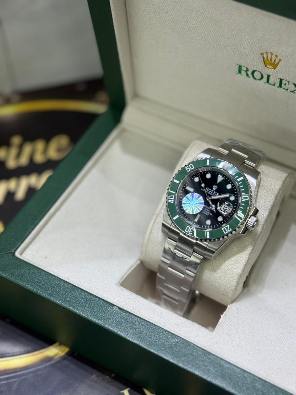 Rolex Submariner Date – Preto / Kermit