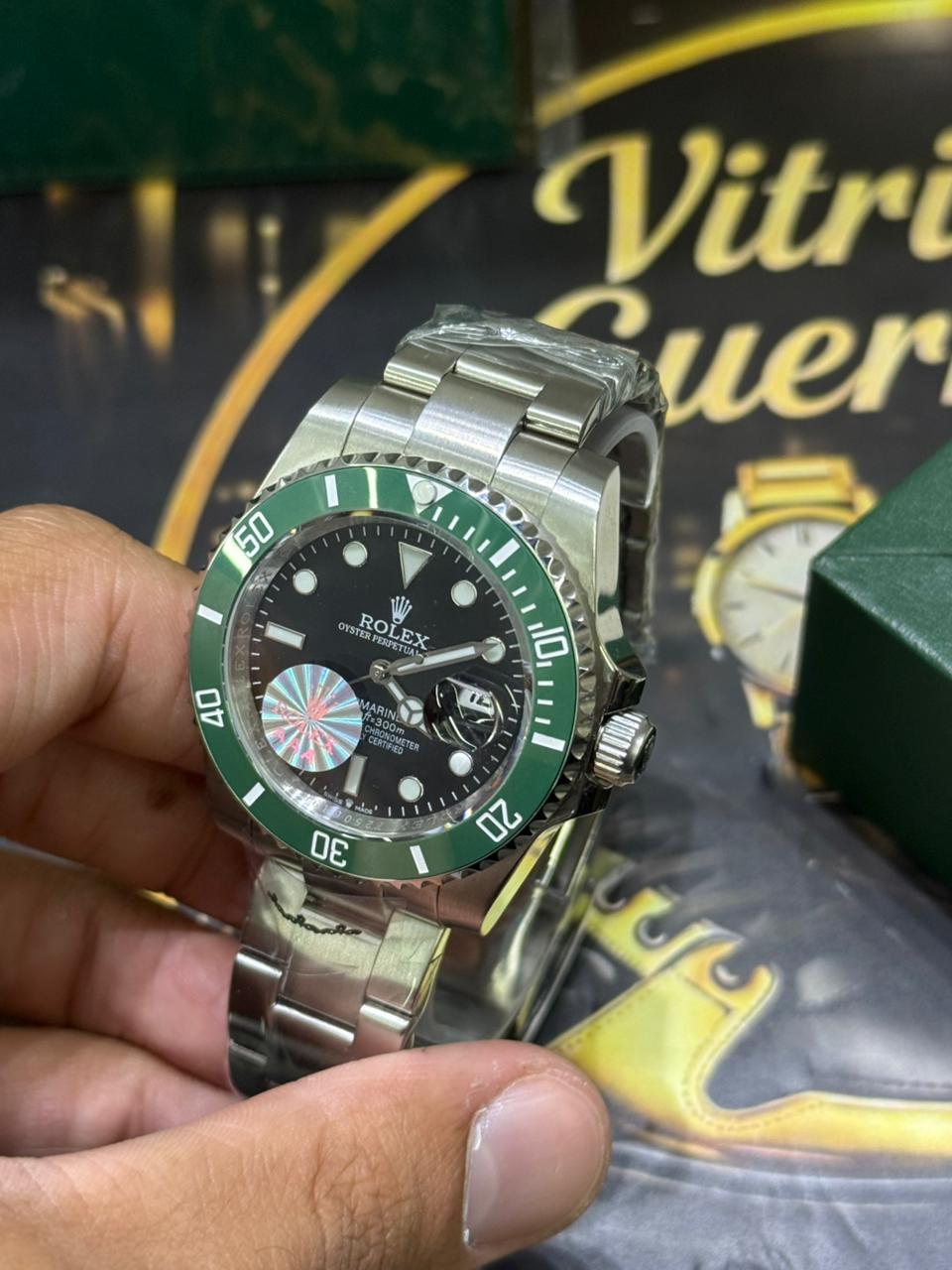 Rolex Submariner Date – Preto / Kermit