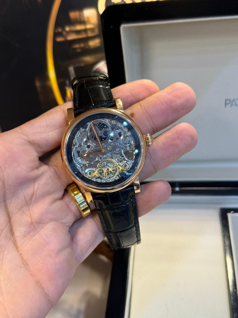Patek Philippe Complications Skeleton – Rosé / Couro Preto