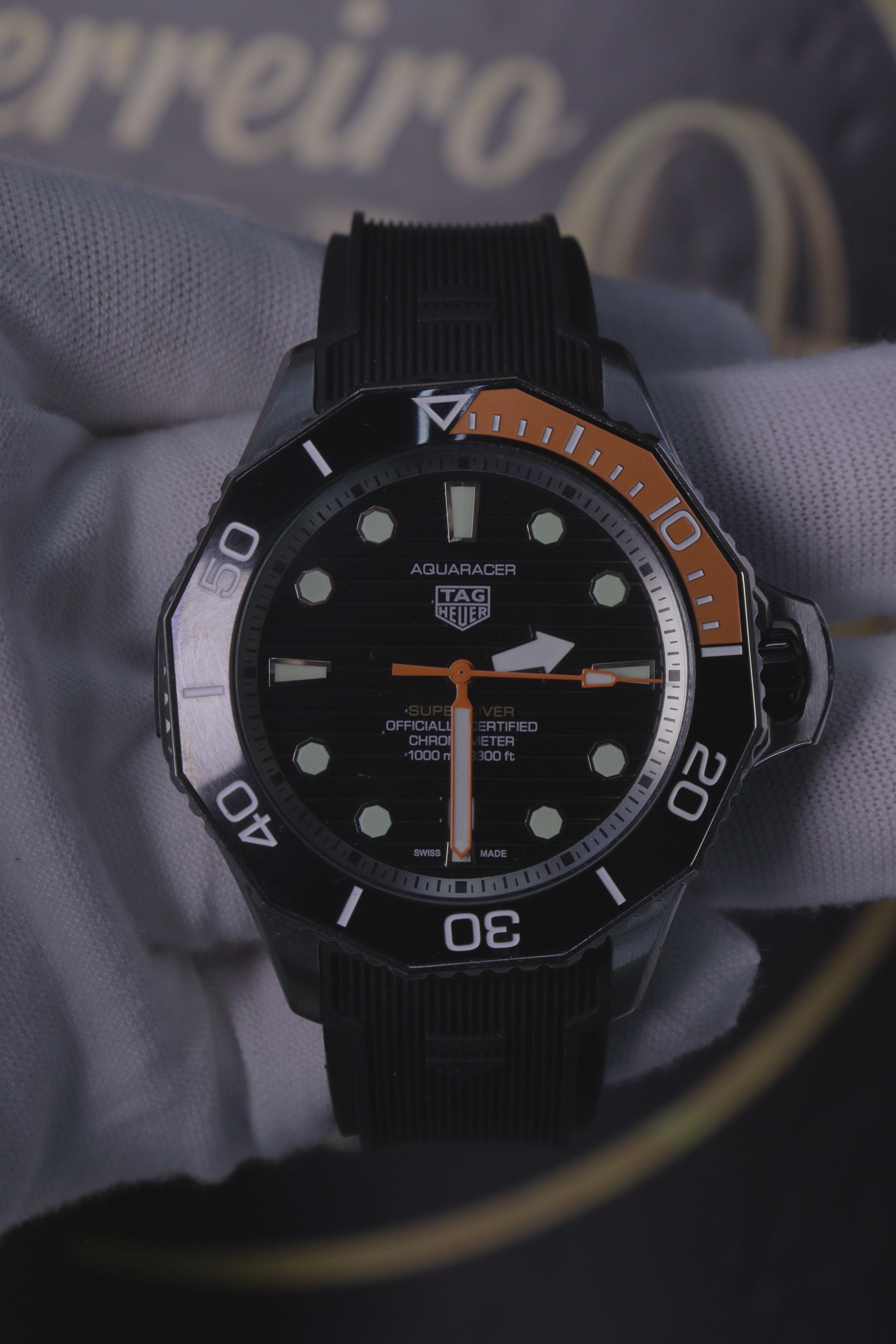 TAG Heuer Aquaracer Professional 1000 Superdiver Preto e Laranja