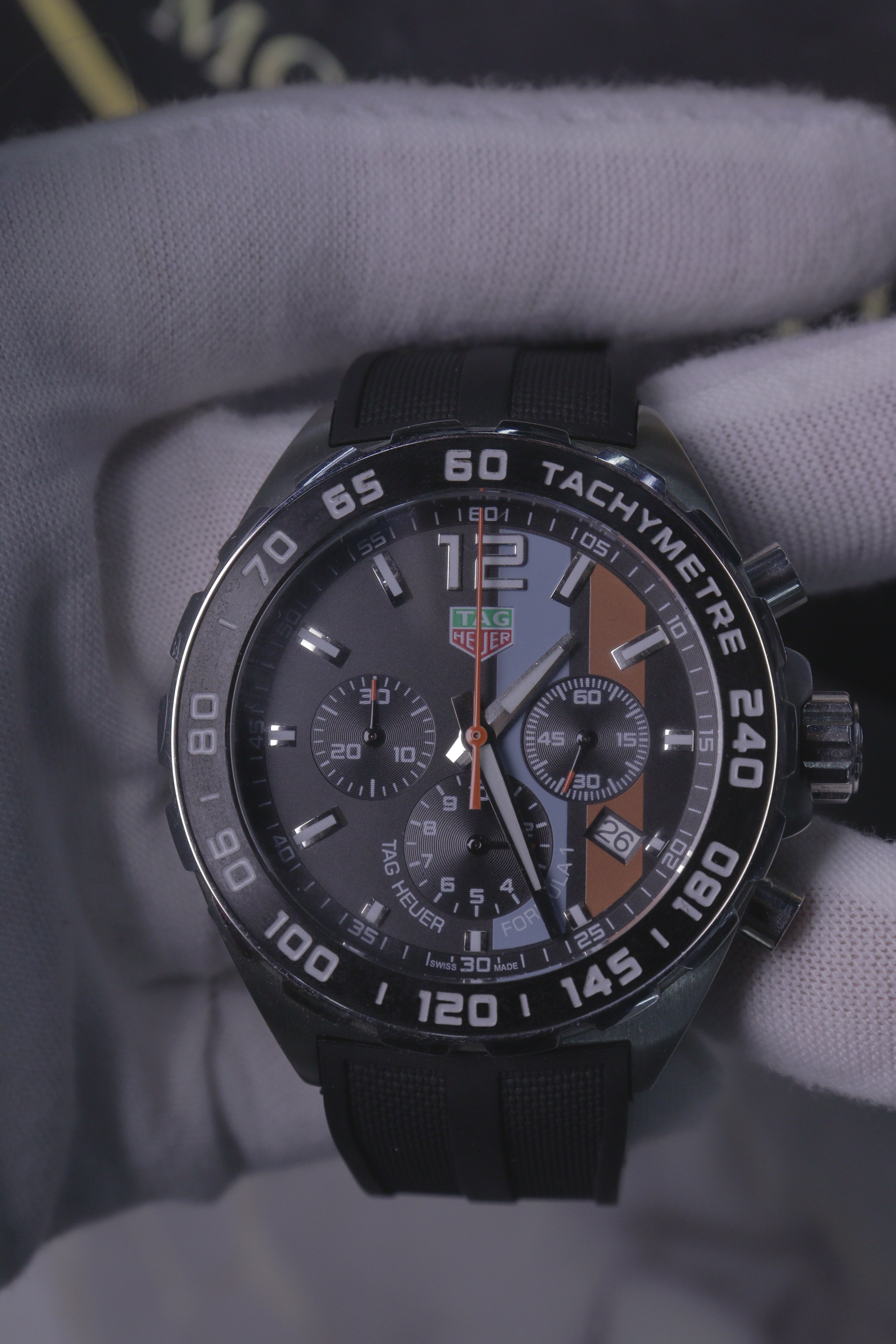 TAG Heuer Formula 1 x Gulf Edição Especial Cinza e Laranja