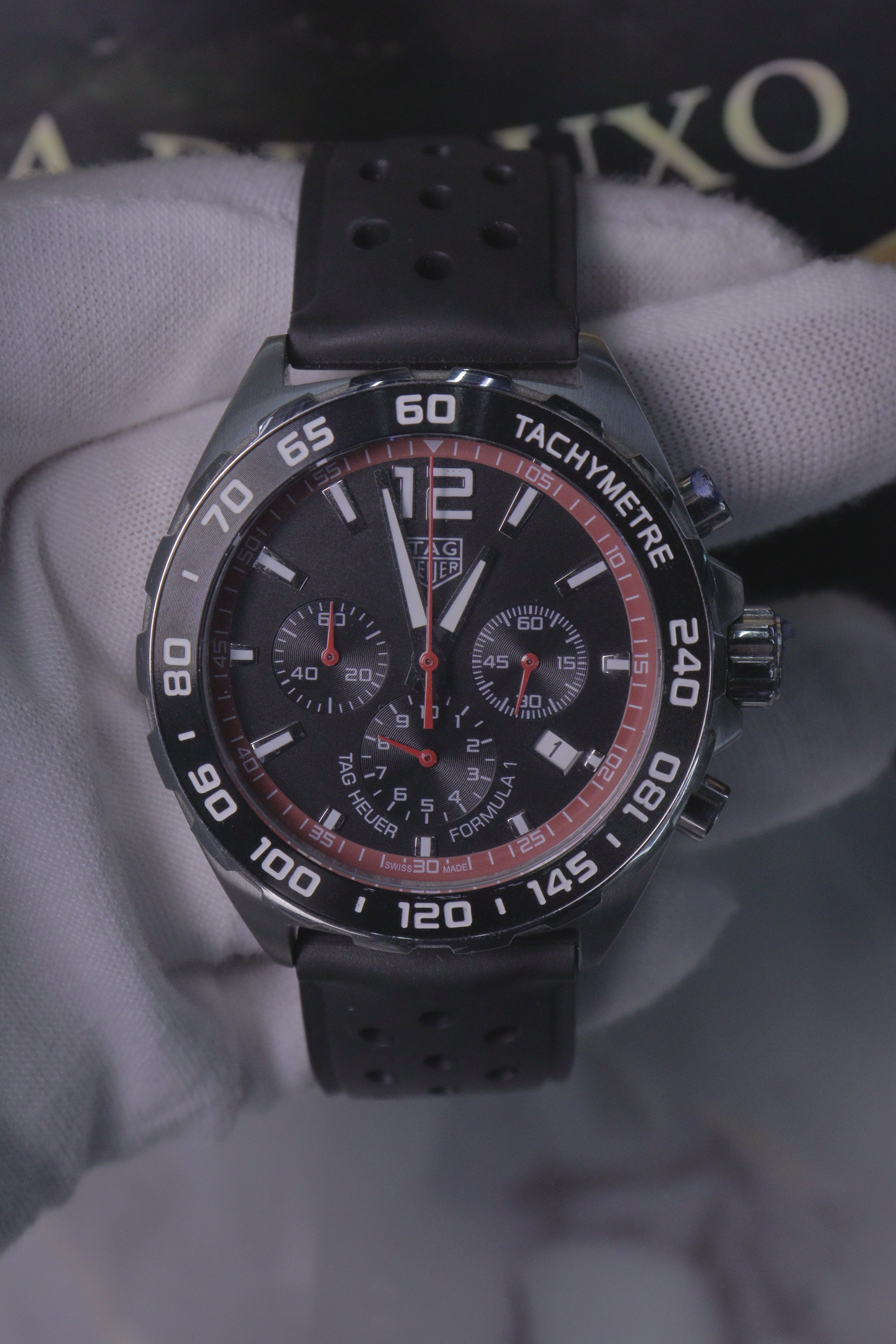 TAG Heuer Formula 1 Chronograph Preto e Vermelho