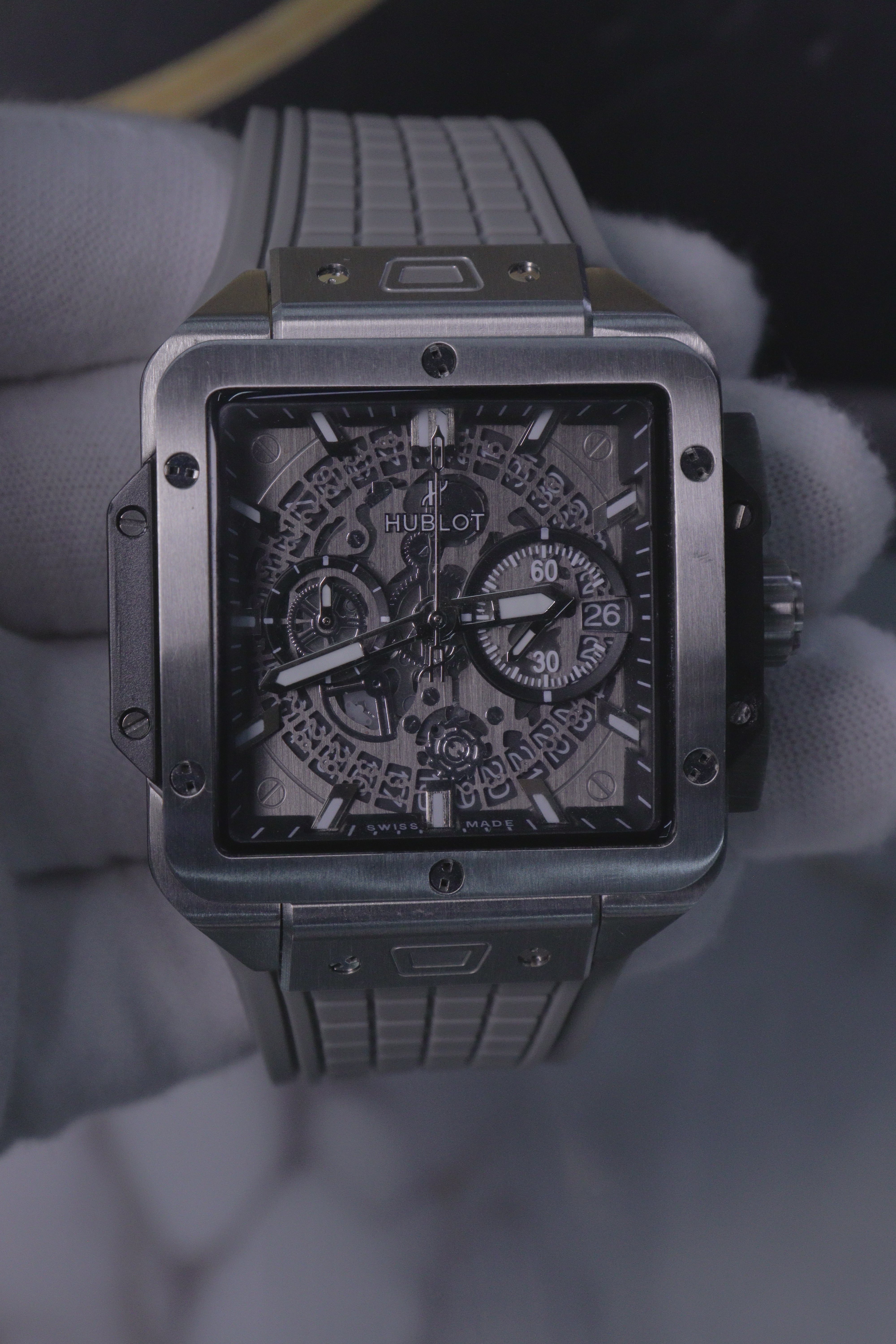 Hublot Square Bang Unico Titânio Cinza Esqueleto