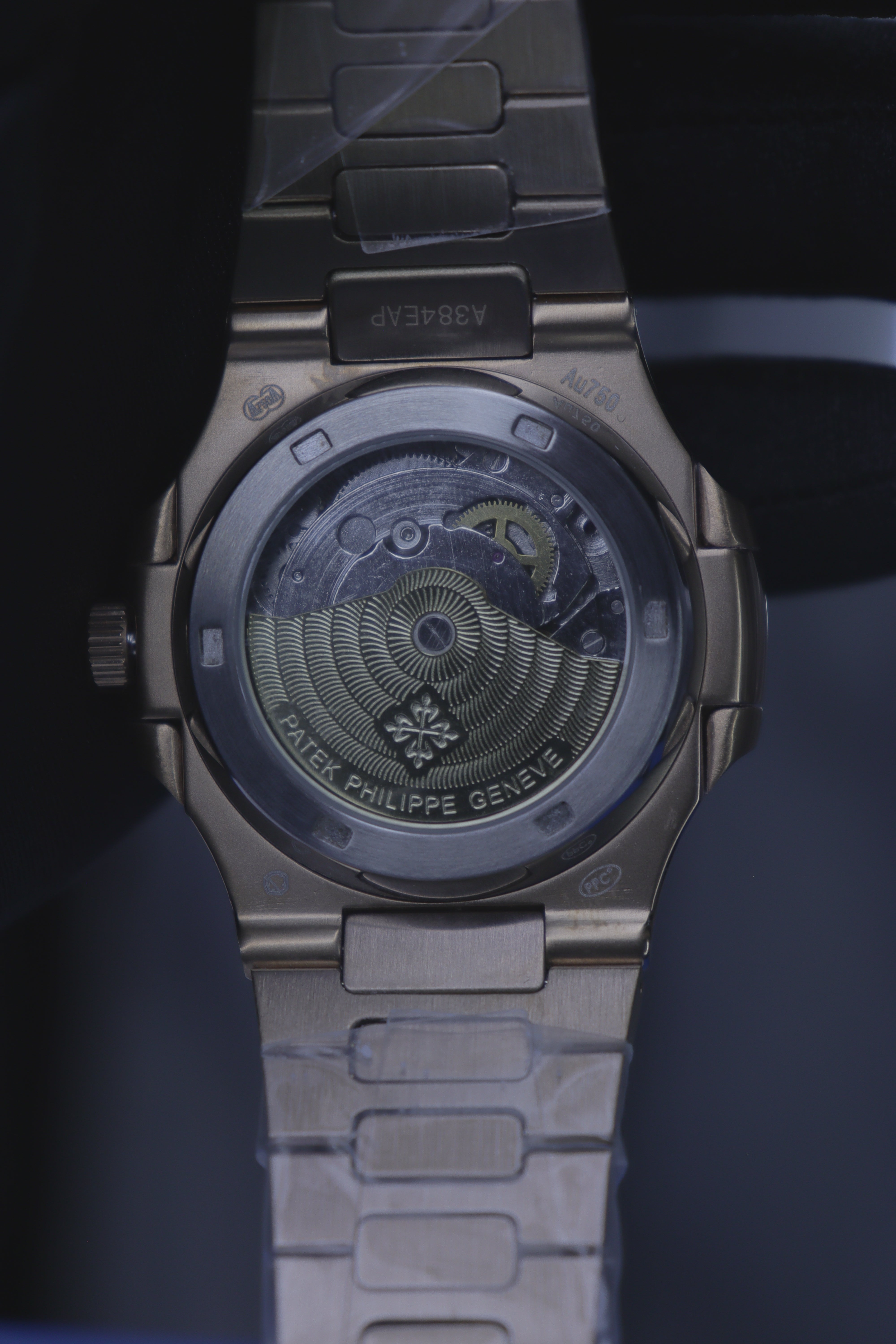 Patek Philippe Nautilus Ouro Branco Mostrador Azul