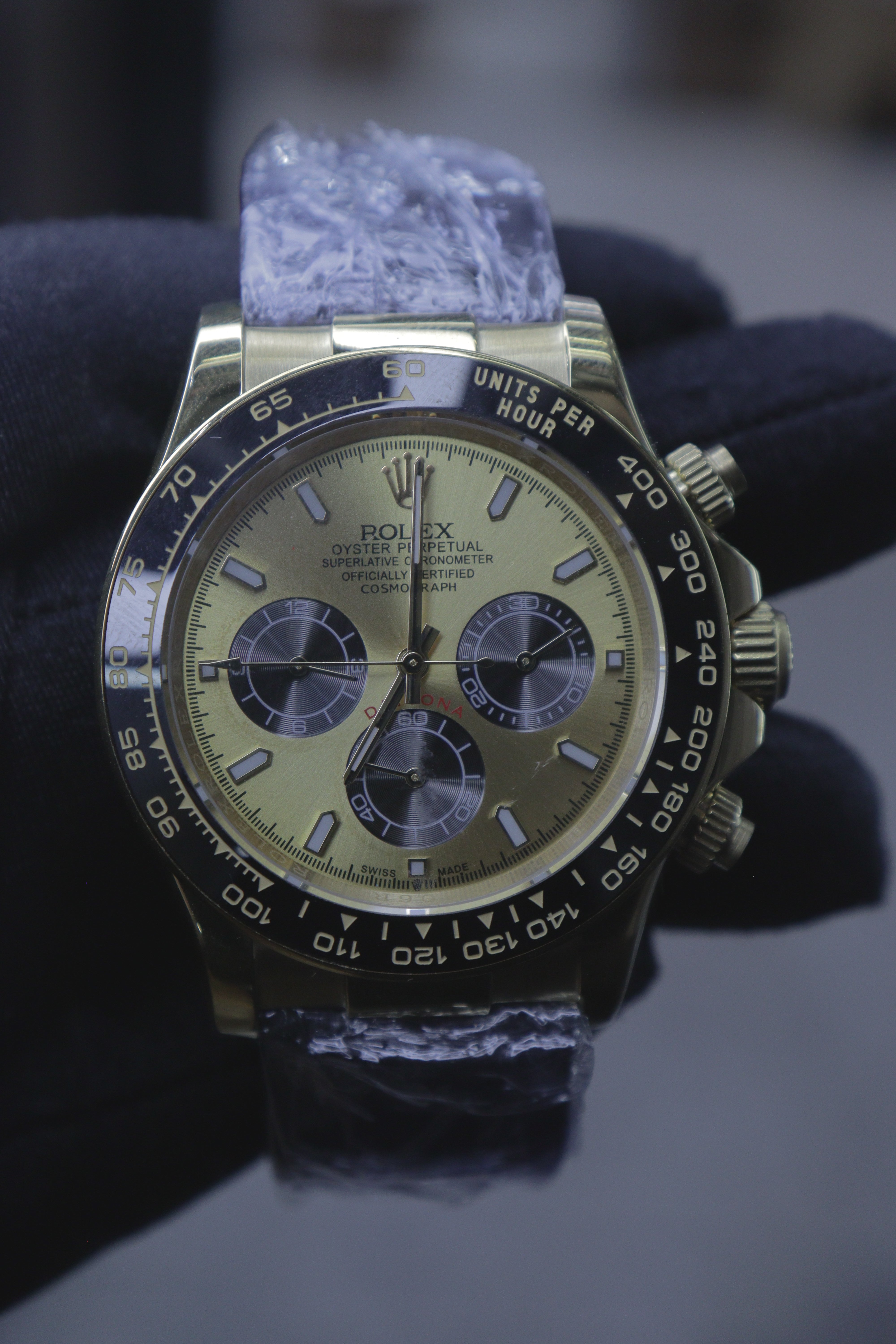 Rolex Oyster Perpetual Cosmograph Daytona Mostrador Champagne Subdiais Azul