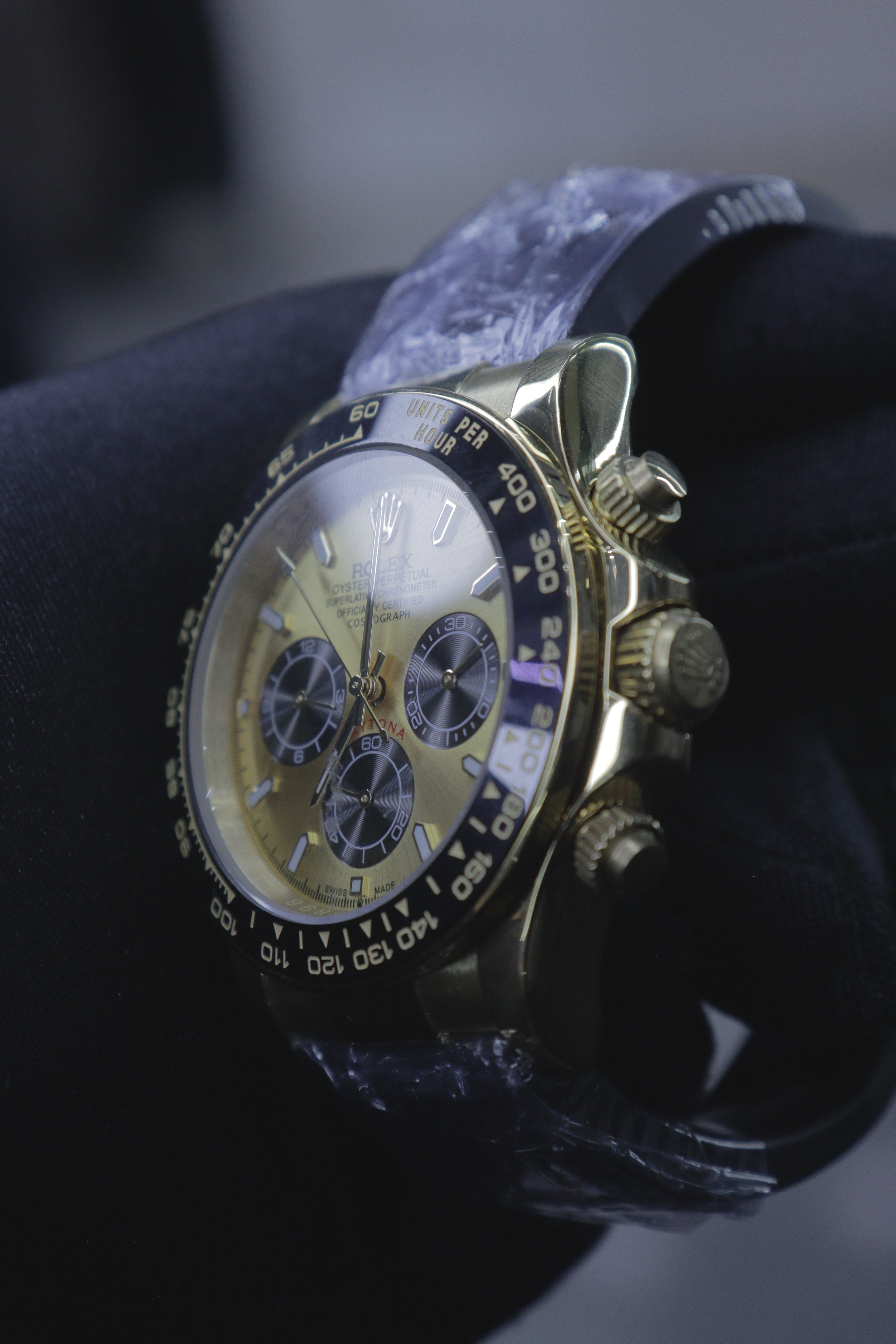 Rolex Oyster Perpetual Cosmograph Daytona Mostrador Champagne Subdiais Azul