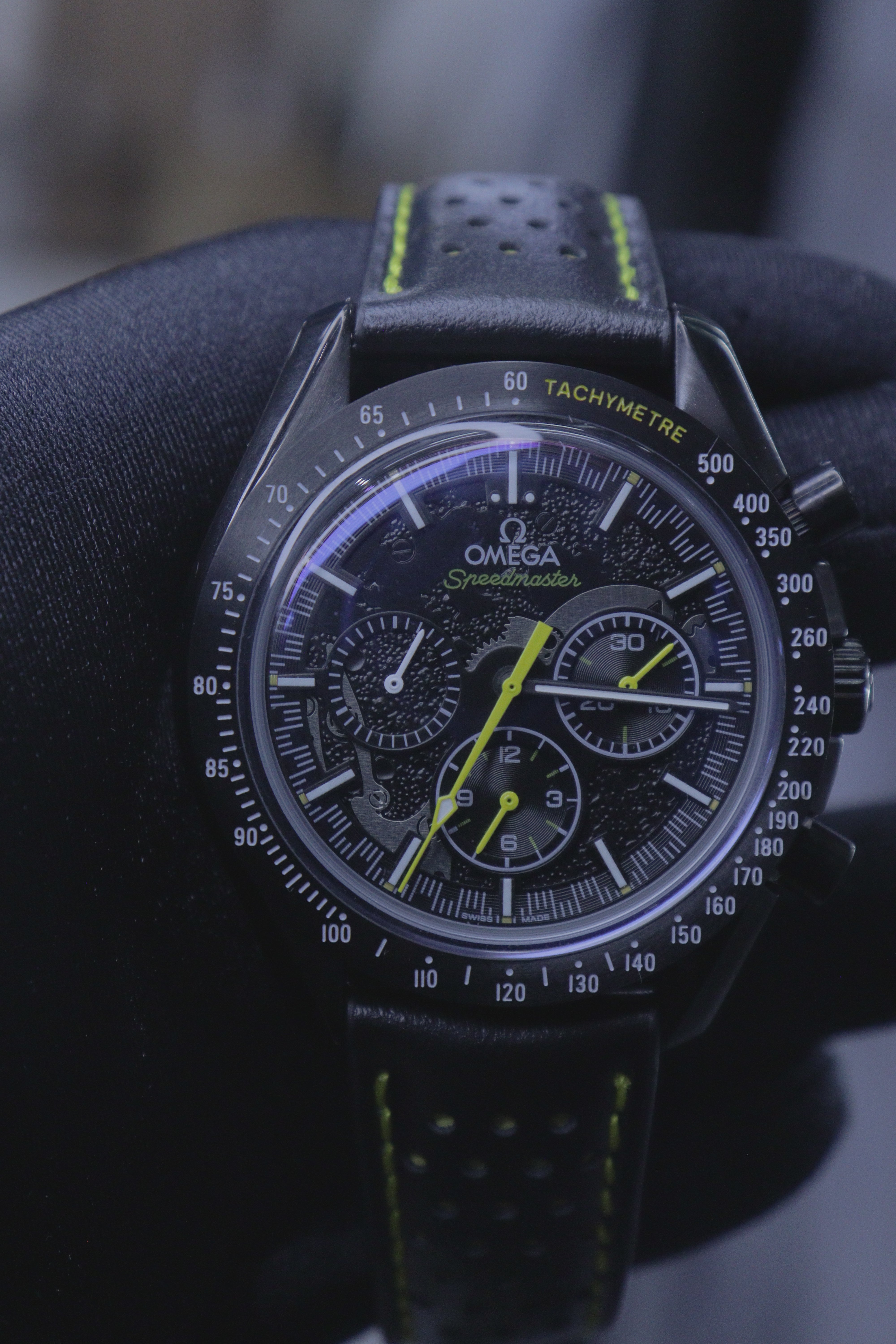 Omega Speedmaster Dark Side of the Moon Mostrador Preto