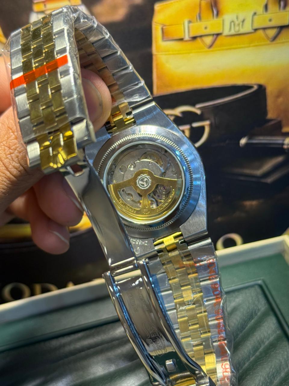 Rolex Land-Dweller – Branco Favo / Bicolor (Case Back)