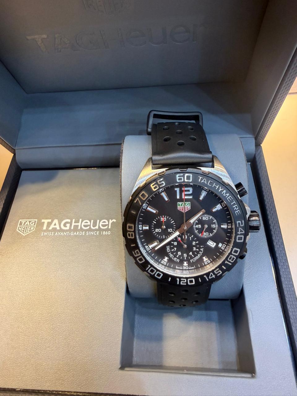 TAG Heuer Formula 1 Chronograph – Preto / Borracha
