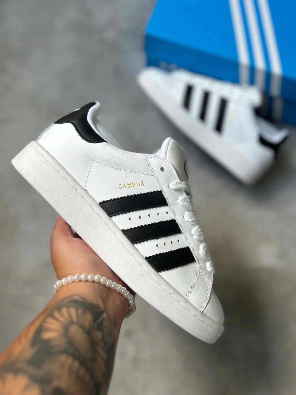 Adidas Campus - Branco com Listra Preta
